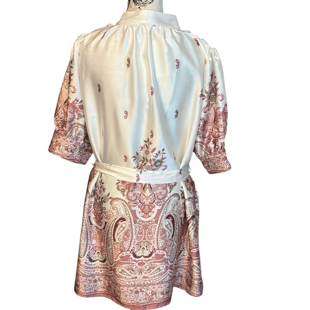 Fate Precious Paisley Satin Dress Mini Puff Sleeves
Cream and Pinks Size L New - Picture 3 of 7